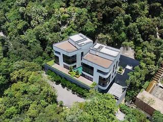 Mid Levels Central - 16 Bowen Road 02