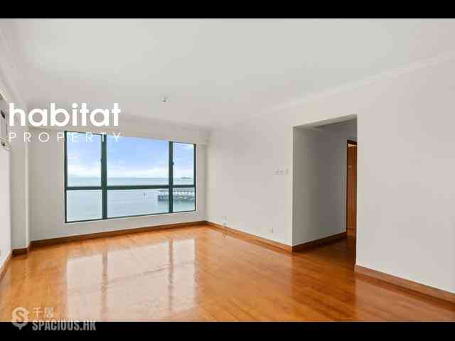 Stanley - Stanley Beach Villa 02