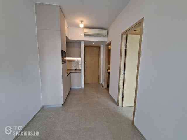 Sai Ying Pun - No.8 Hing Hon Road (Resiglow-Bonham) 05
