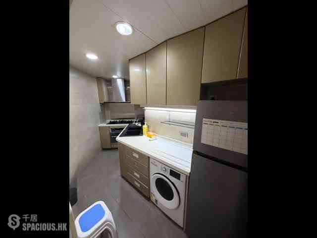 West Kowloon - Sorrento Phase 1 Block 5 03
