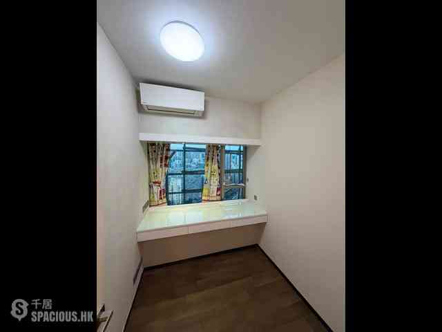 West Kowloon - Sorrento Phase 1 Block 5 05