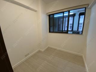 Wan Chai - Chin Hung Building 07