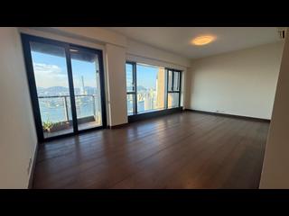 Mid Levels West - Alassio 15