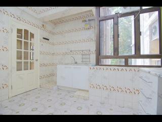 Mid Levels Central - Pak Fai Mansion 08