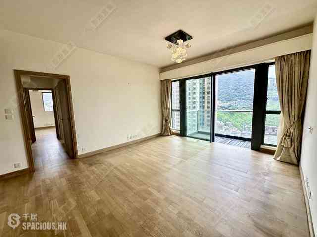 Happy Valley - Broadwood Twelve 02