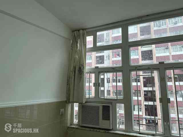 North Point - Majestic Apartments 04