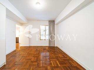 Mid Levels Central - Kam Yuen Mansion 10