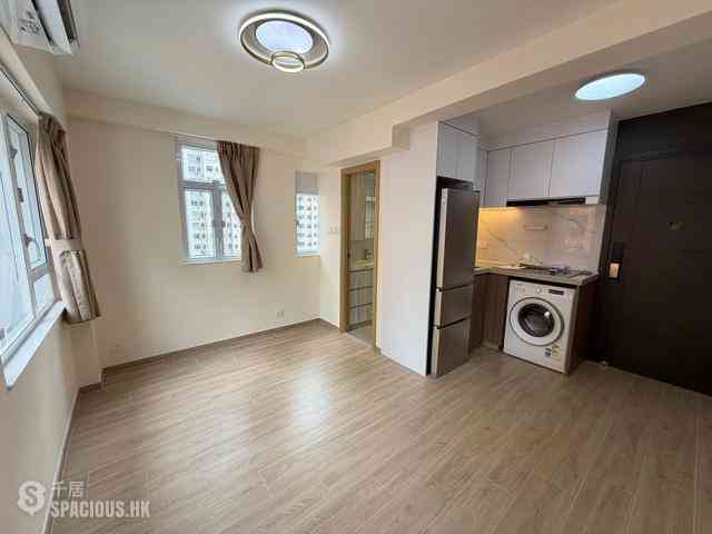 Sai Ying Pun - Wing Lee Building 01