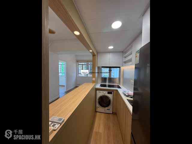 Wan Chai - Chiu Hin Mansion 13