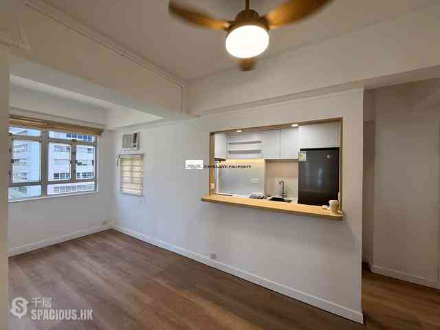 Wan Chai - Chiu Hin Mansion 02