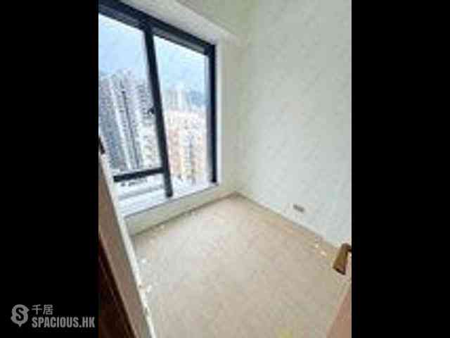 Sai Ying Pun - Des Voeux W Residence 03