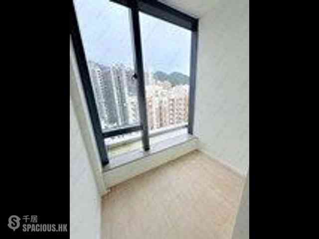 Sai Ying Pun - Des Voeux W Residence 04