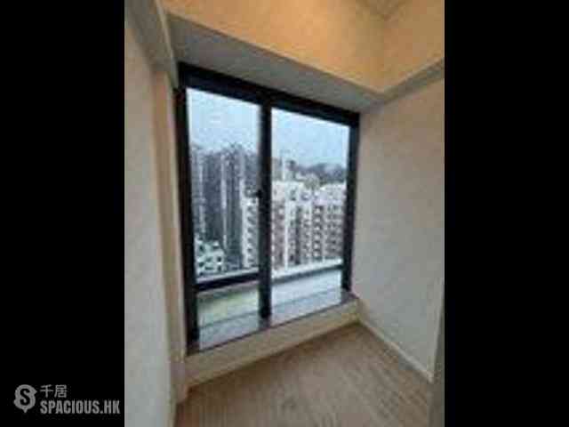 Sai Ying Pun - Des Voeux W Residence 05