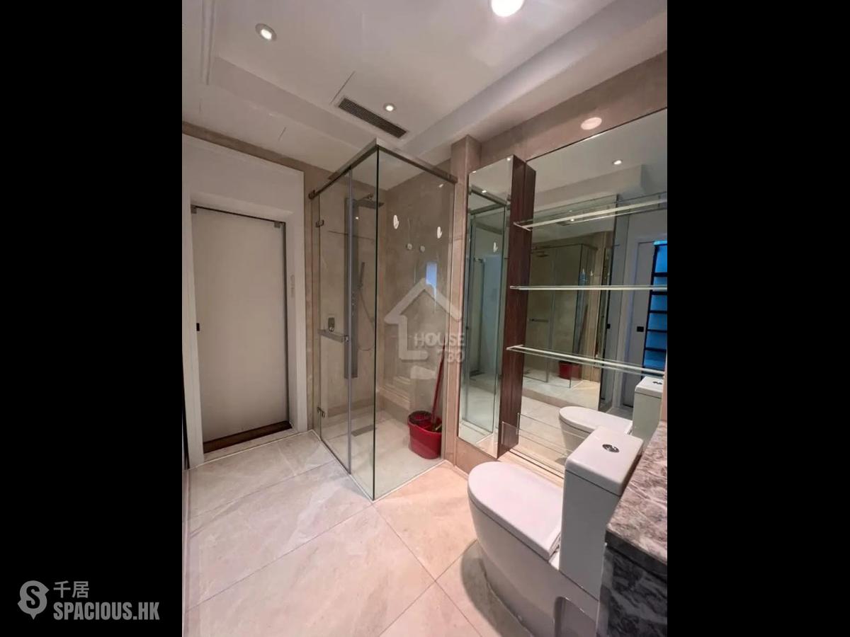 Wan Chai - The Avenue Phase 2 Block 1 01