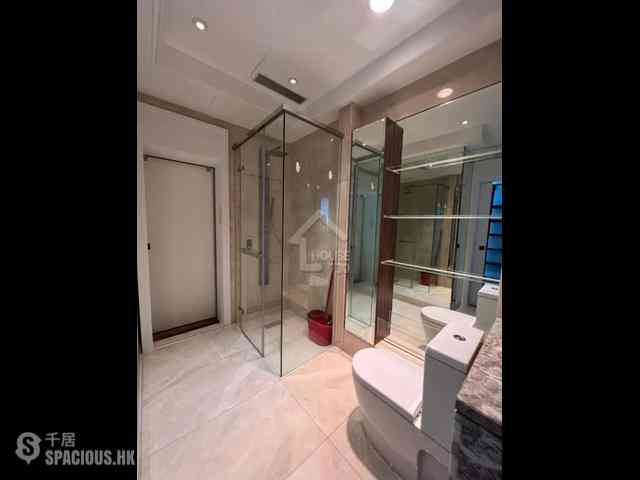 Wan Chai - The Avenue Phase 2 Block 1 01