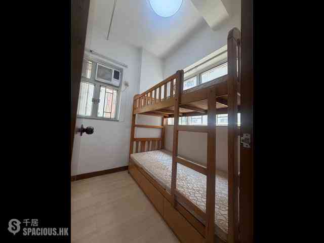 Sai Ying Pun - Chung Ah Building 02