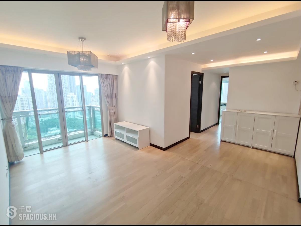 Sai Ying Pun - Centre Place 01