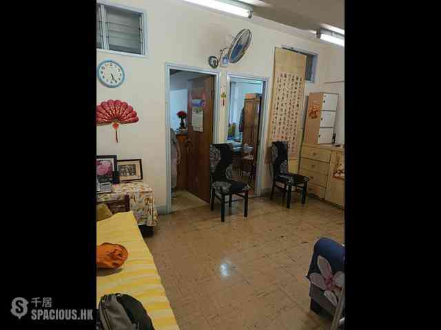 Wan Chai - Hung Yip Building 02