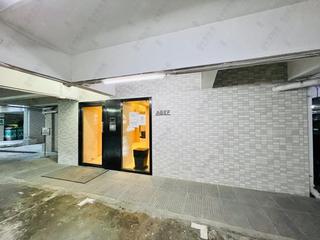 Mid Levels Central - Pak Fai Mansion 06