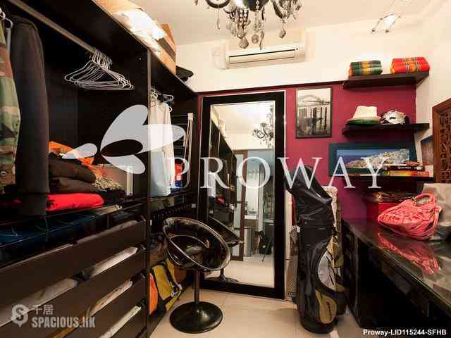 Mid Levels Central - Robinson Crest 09