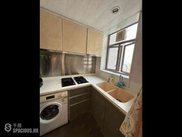 Sai Ying Pun - Island Crest Block 1 07
