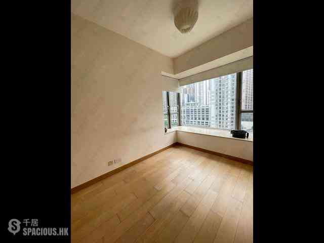 Sai Ying Pun - Island Crest Block 1 02