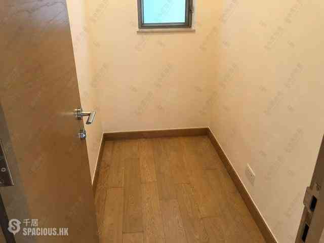 Sai Ying Pun - Island Crest Block 1 10