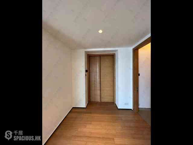 Mid Levels Central - Arezzo 13