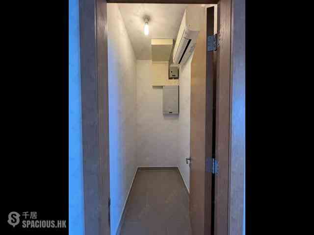 Mid Levels Central - Arezzo 14