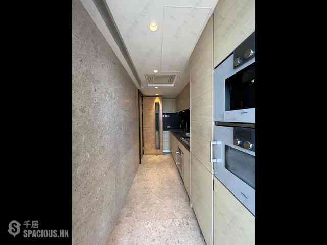 Mid Levels Central - Arezzo 16