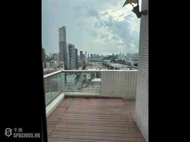 Kowloon City - University Court 01