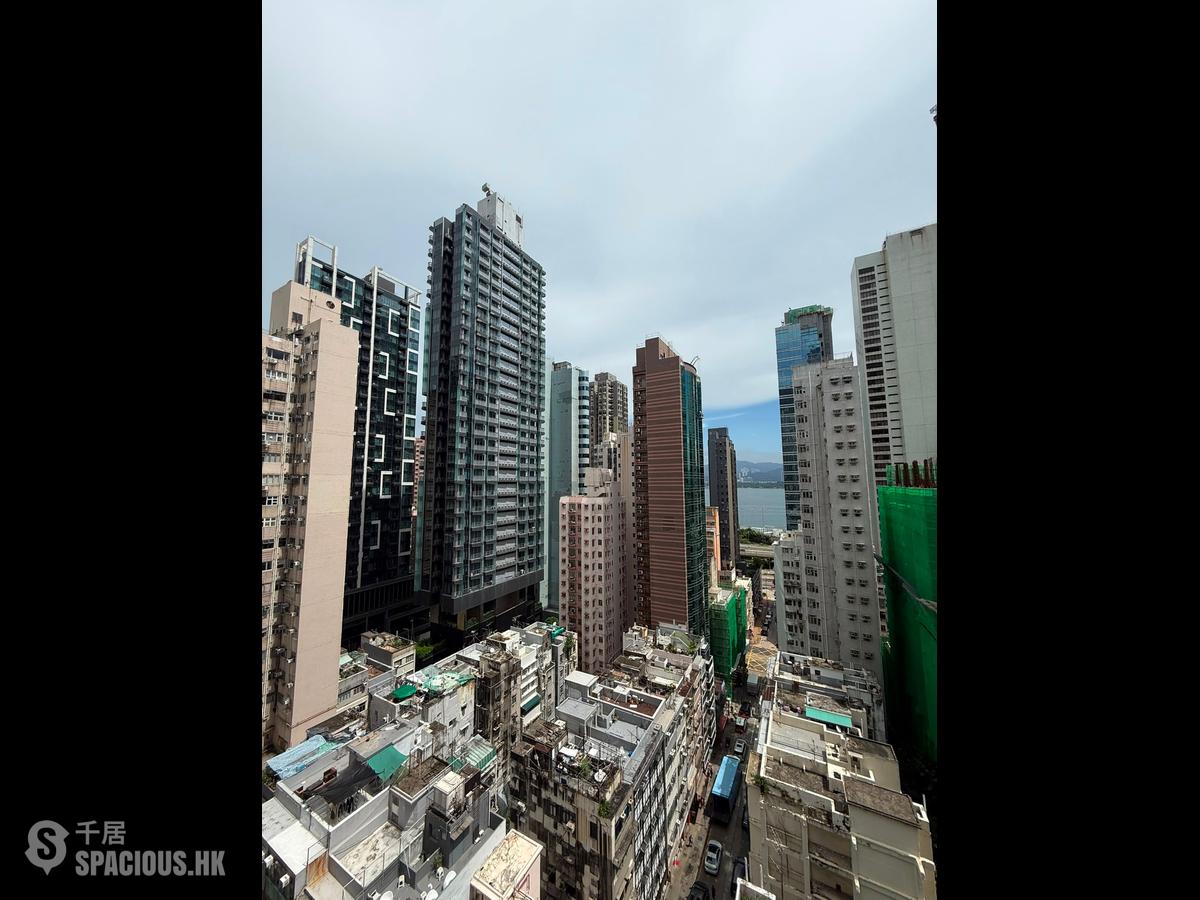 Sai Ying Pun - Fung King Court 01