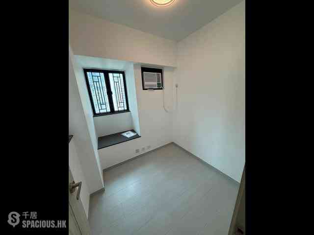 Sai Ying Pun - Fung King Court 06
