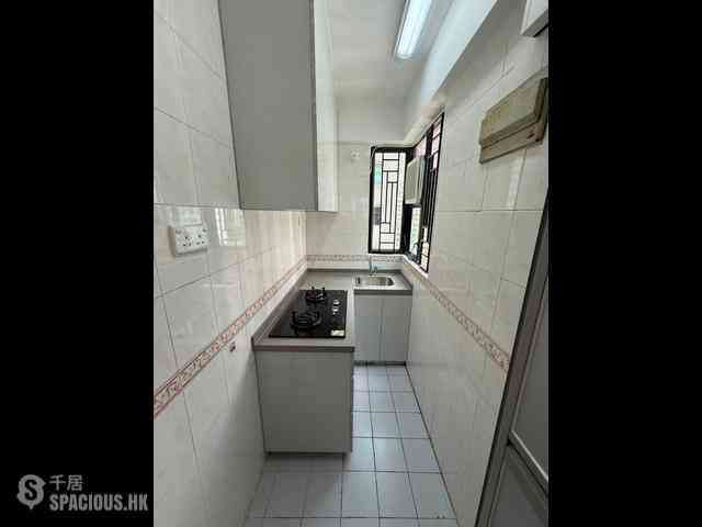 Sai Ying Pun - Fung King Court 07