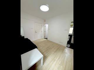 Mid Levels Central - Windsor Court 02