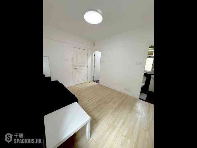 Mid Levels Central - Windsor Court 02