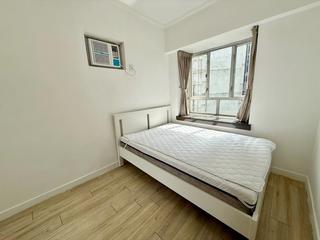 Mid Levels Central - Windsor Court 03