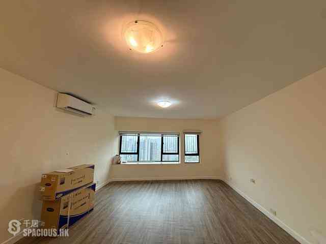 Mid Levels Central - Birchwood Place 01