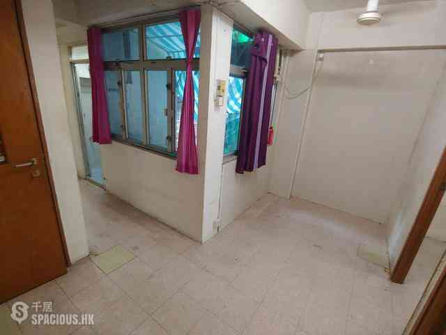 Sai Ying Pun - Yue Tak House 01