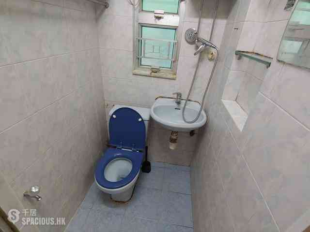 Sai Ying Pun - Yue Tak House 07