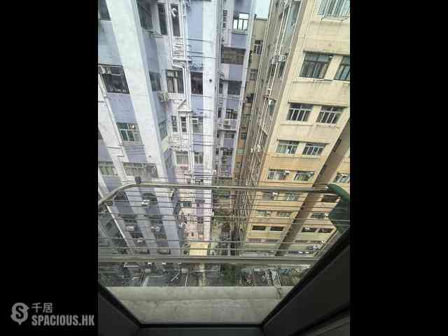 Mong Kok - Luen On Building 06