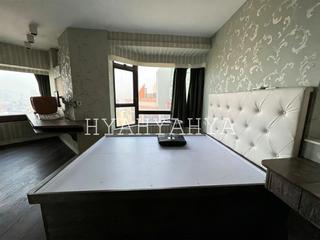 Mid Levels West - Euston Court 04