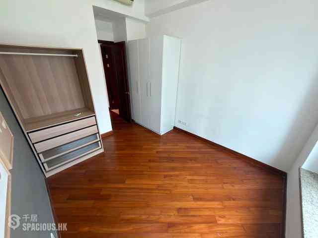 Wan Chai - The Avenue Phase 2 Block 1 02