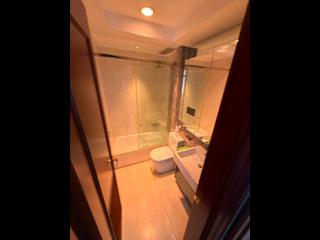 Wan Chai - The Avenue Phase 2 Block 1 04
