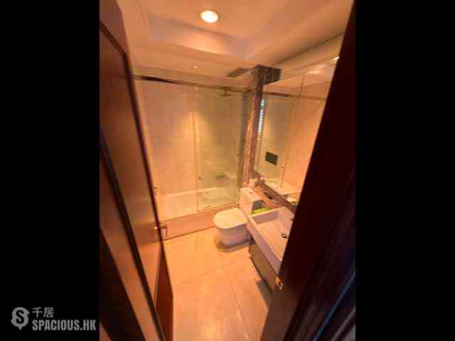 Wan Chai - The Avenue Phase 2 Block 1 04