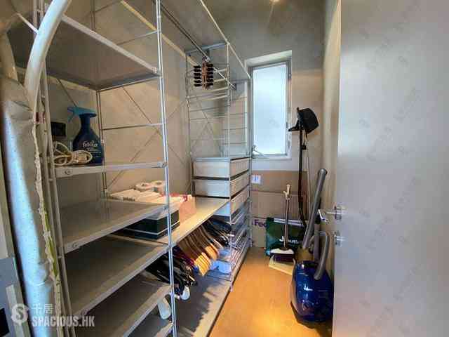 Sai Ying Pun - Island Crest Block 1 08