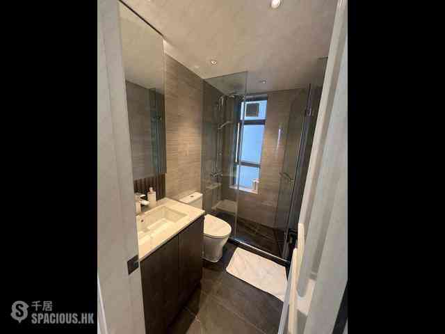 Sai Ying Pun - Island Crest Block 2 06