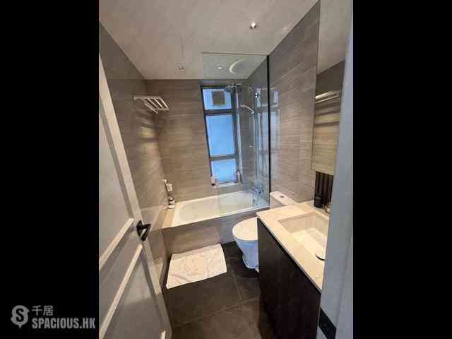 Sai Ying Pun - Island Crest Block 2 07