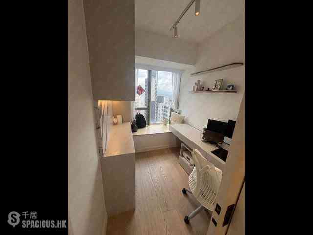 Sai Ying Pun - Island Crest Block 2 10