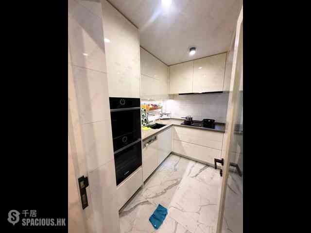 Pok Fu Lam - Baguio Villa Block 21 04